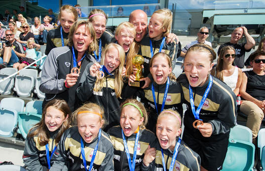 F12, tredjeplats, jubel, Boo 1