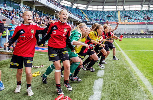 F15, final, Brommapojkarna - Gamla Upsala. BP, jubel,