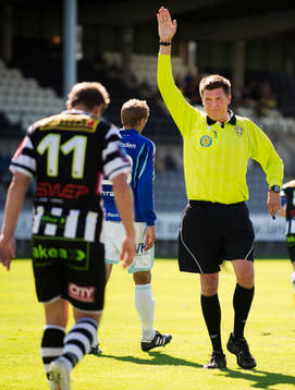 Antti Kanerva, Domare, offside