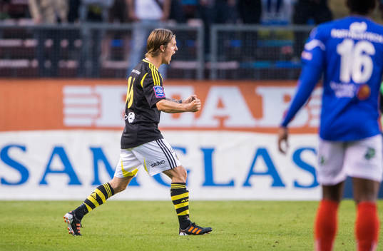 Martin Lorentzson, AIK jublar på slutsignal