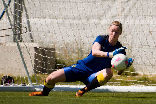 Hedvig Lindahl, målvakt