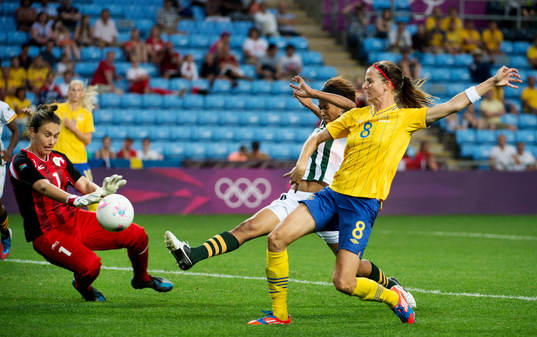 Lotta Schelin, Sverige gör 4-1