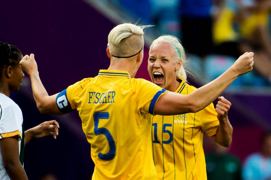 Nilla Fischer, Caroline Seger, Sverige jubel