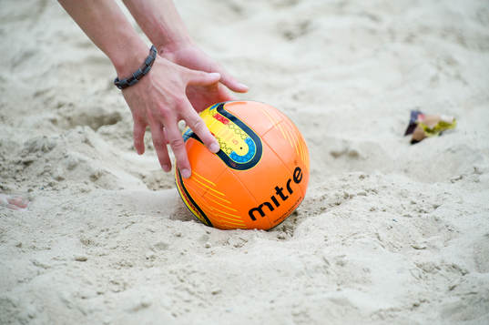 Fotboll, beachfotboll, sand
