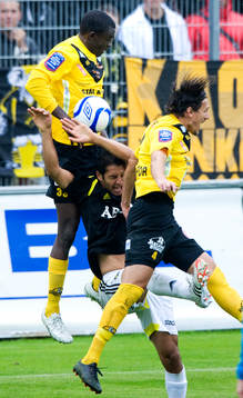 Gbenga Arokoyo och Daniel Ivanovski, Mjällby trycker ner