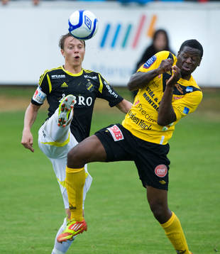 Viktor Lundberg, AIK och Dominique Kivuvu, Mjällby