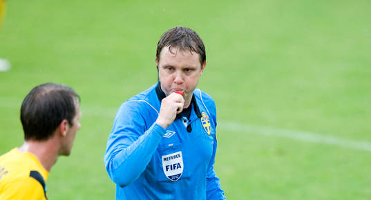 Markus Strömbergsson, domare, pipa, domarpipa, blåser i