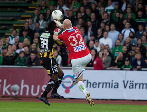 Henri Sillanpää, målvakt, GAIS, orsakar straff när han