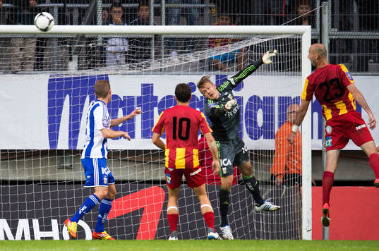 Dinko Felic, Syrianska, har en nick i ribban i