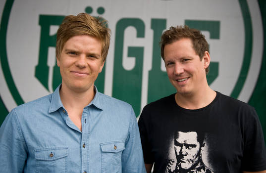 Aftonbladets reporter Johannes Hägglund och Fredrik Warg,