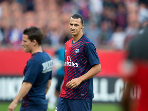 Bläddra bland fler bilder av Fotboll, Träningsmatch, Paris Saint-Germain - Barcelona