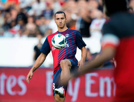 Zlatan Ibrahimovic, PSG, värmer upp