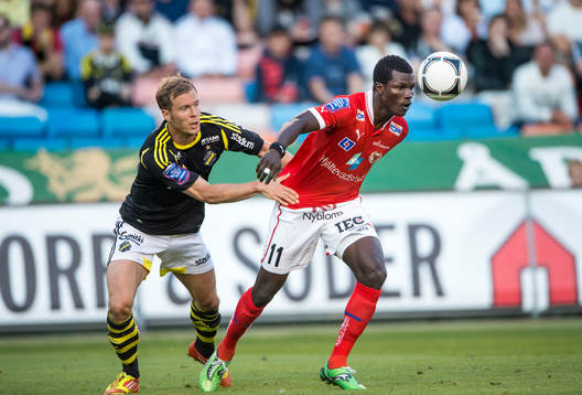 Abiola Dauda, Kalmar sliter sig loss från Per Karlsson, AIK