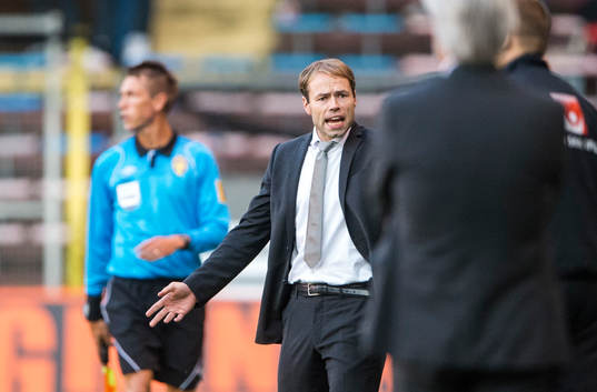 En frustrerad Andreas Alm, tränare AIK