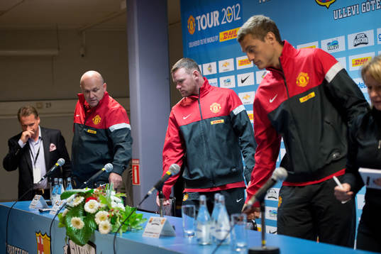 Mike Phelan, assisterande manager,Wayne Rooney,  Nemanja