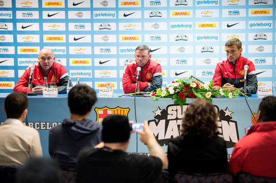 Mike Phelan, assisterande manager,Wayne Rooney,  Nemanja