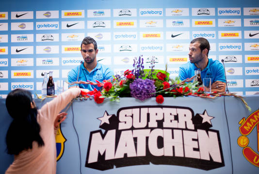 Martín Montoya och Javier Mascherano på presskonferensen