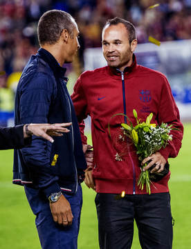 Andrés Iniesta, Barcelona, pratar med Henrik Larsson