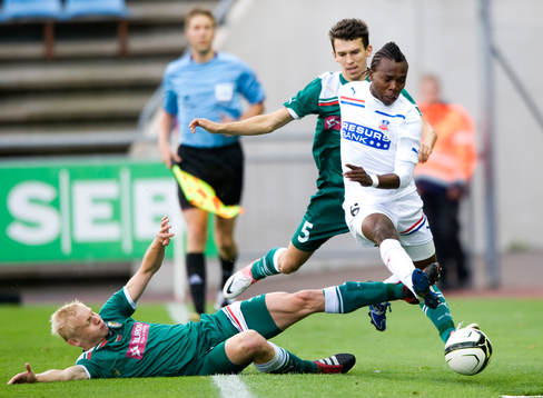 May Mahlangu, Helsingborg, glidtackling