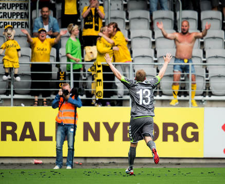 Thomas Kortegaard, Horsens, gör 2-3, jubel