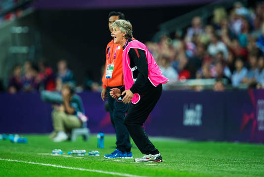 Pia Sundhage, tränare, USA, jublar på slutsignalen när