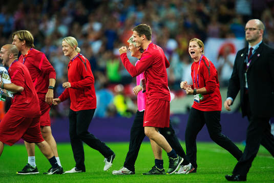 USA:s ledare, däribland Tony Gustavsson och Pia Sundhage,