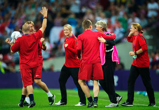USA:s ledare, däribland Tony Gustavsson och Pia Sundhage,