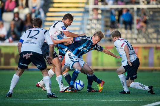 Andreas Dahlén, Djurgården slåss för bollen