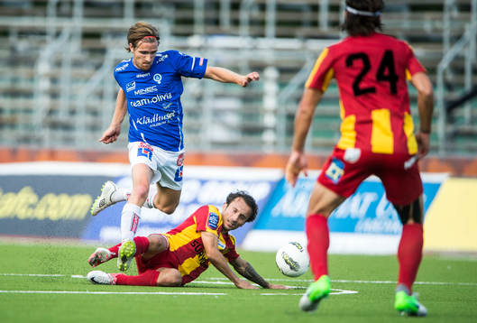 Jesper Arvidsson, Åtvidaberg glidtacklas av Louay Chanko,
