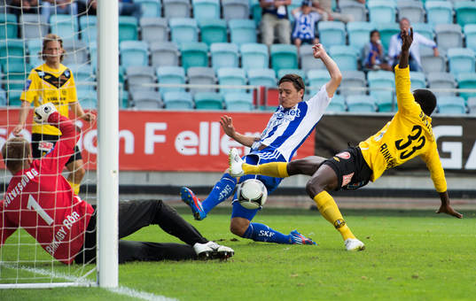 David Moberg-Karlsson, IFK Göteborg. Gbenga Arokoyo,