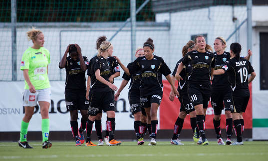 Christen Press, Göteborg, gör 1-0, jubel