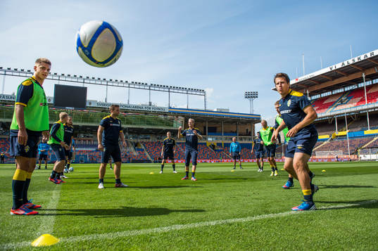 Sverige träning på Råsunda. Kvadratspel. Alexander
