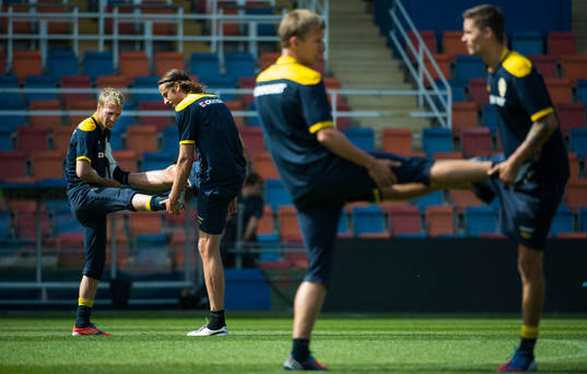 Sverige träning på Råsunda. Christian Wilhelmsson och