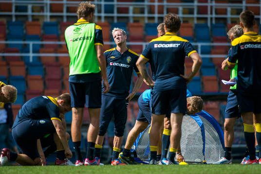 Sverige träning på Råsunda. Christian Wilhelmsson har ont