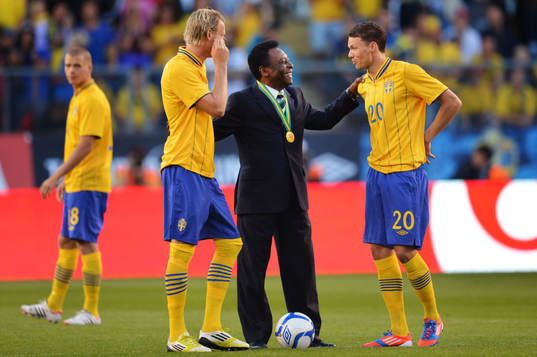 Ola Toivonen, Marcus Berg, Sverige, Pelé, avspark