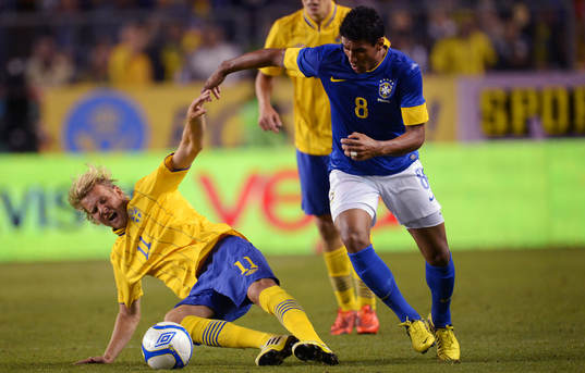 Ola Toivonen, Sverige, Paulinho, Brasilien