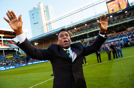Pelé hyllades innan matchstart