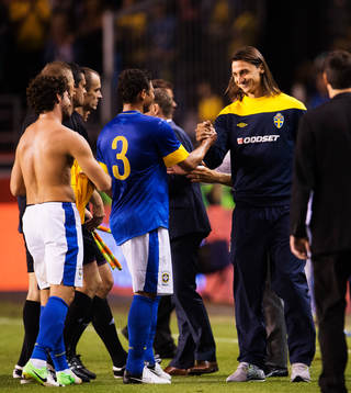 Pato och Thiago Silva, Brasilien, i samtal med Zlatan