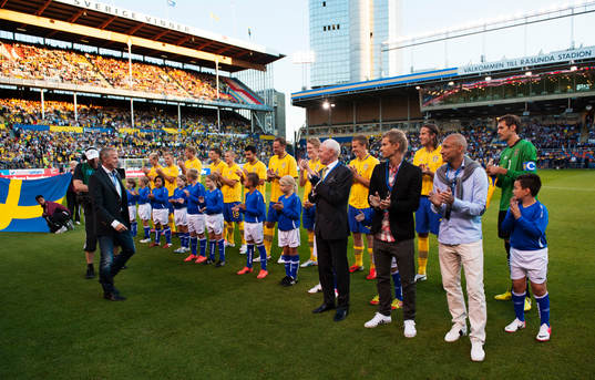 Roland Nilsson fick pris av UEFA för att ha spelat över