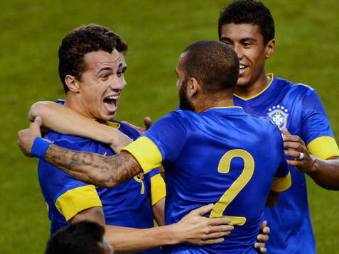 Leandro Damiao, Daniel Alves, Brasilien jubel, 1-0