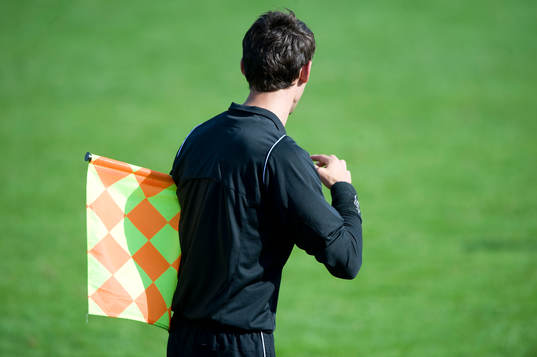 Assisterande domare, flagga