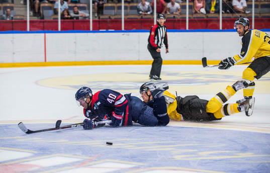 Jamie Fraser, Vienna Capitals stoppas Pär Albrandt,