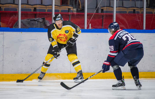 Philippe Pinter, Vienna Capitals och Erik Lindhagen,