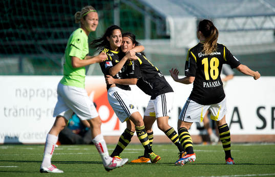 Susan Varli, AIK gratuleras