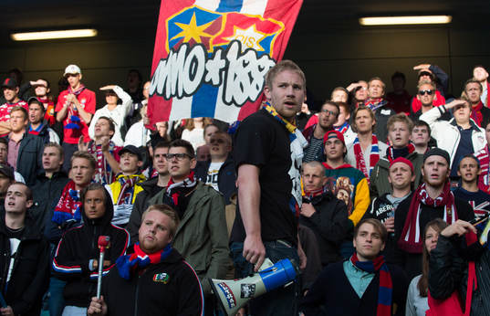 Örgrytes hejjarklack, flaggor, tifo