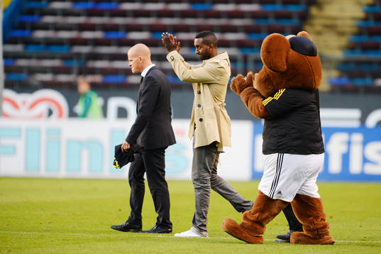 Henok Goitom, AIK, nyförvärv presenterades i pausen