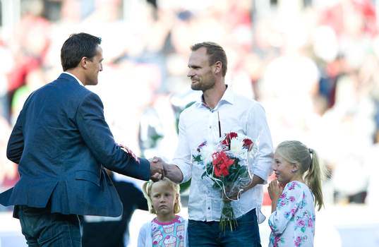 Tobias Carlsson, Kalmar, avtackas av Svante Samuelsson