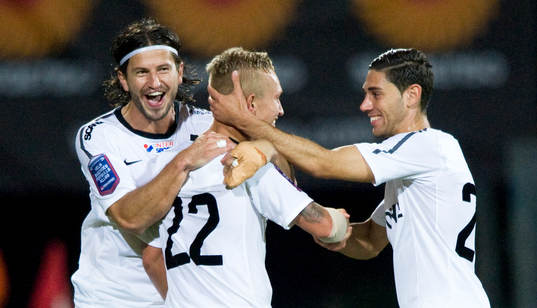 0-2 Alexander Michel, Syrianska, som grattas av Haris
