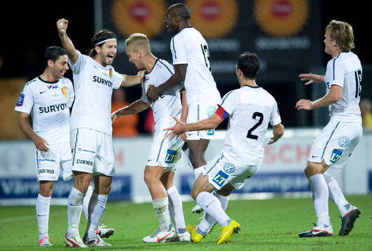 0-2 Alexander Michel, Syrianska, som grattas av Haris