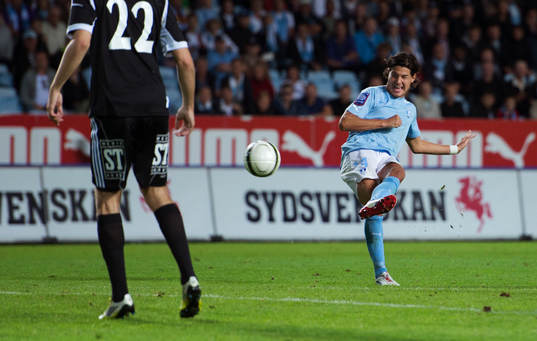 Miiko Albornoz, Malmö FF slår in 1-0
